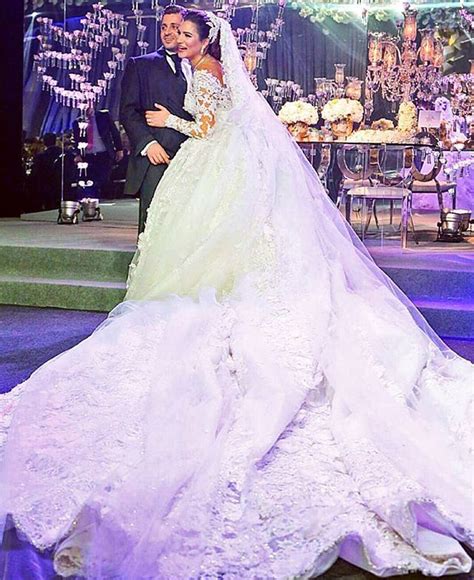 Looking Absolutely Gorgeous In Her Lavish Zuhairmuradofficial Wedding