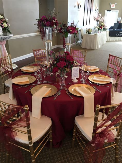 20 Navy And Burgundy Table Setting