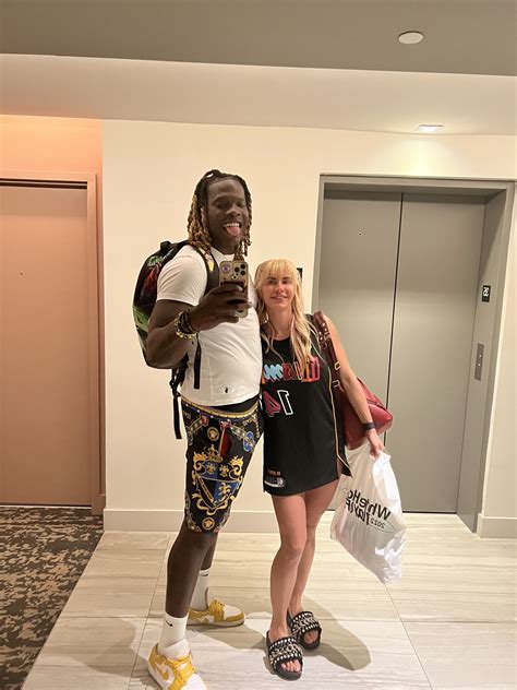 Tw Pornstars Pic King Louie Uncut Twitter Look Who I Found At The Same Hotel As Me