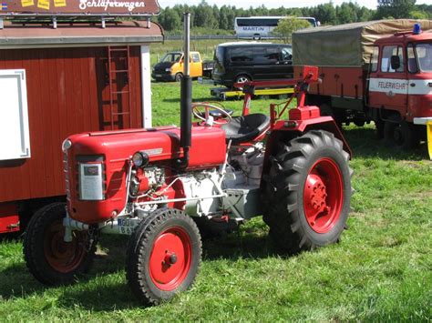 Traktor Zetor 4011 aus dem ehem. Landkreis Güstrow (GÜ) fotografiert