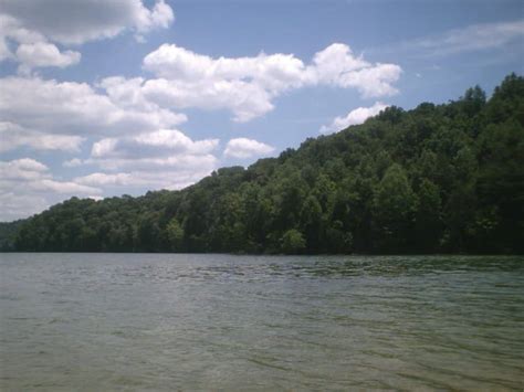 A perfect retreat for families or friends to build memories that will last a lifetime. 15 Best Lakes in Kentucky - The Crazy Tourist