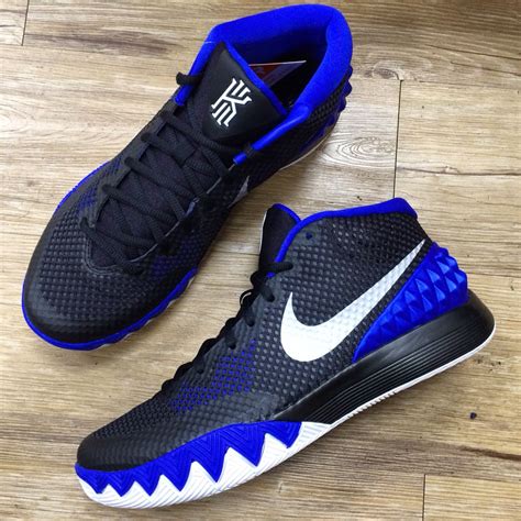 @kyrieirving's latest @nike kyrie 5 little mountain pe honors the #standingrock sioux tribe. Nike Kyrie 1 Duke Brotherhood (With images) | Irving shoes, Kyrie irving shoes, Nike free shoes