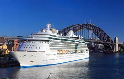 Sydney Harbour Cruises Sightseeing Lunch Day And Night Tours