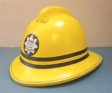 Vintage Cromwell London Fire Brigade Helmet Medium Used Display Tv