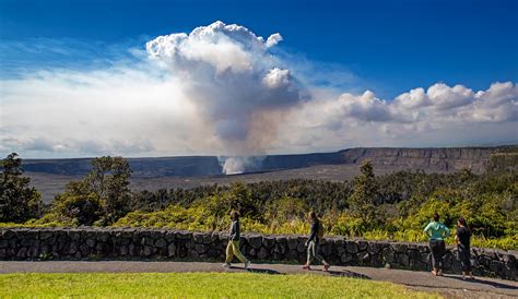 Day Hike Crater Rim Trail Hawaiʻi Volcanoes National Park Us