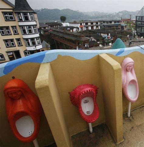 14 Bizarre Toilets From Around The World Urinals World Toilet Day