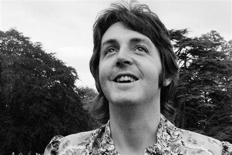 Music video by paul mccartney, eric clapton performing something (live). The Beatles: La canción que Paul McCartney escribió ...
