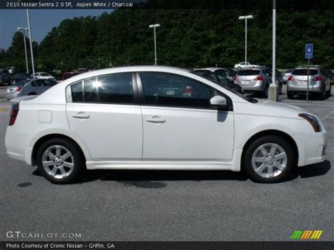 Compare the 2011 nissan sentra against the competition. 2010 Nissan Sentra 2.0 SR in Aspen White Photo No ...