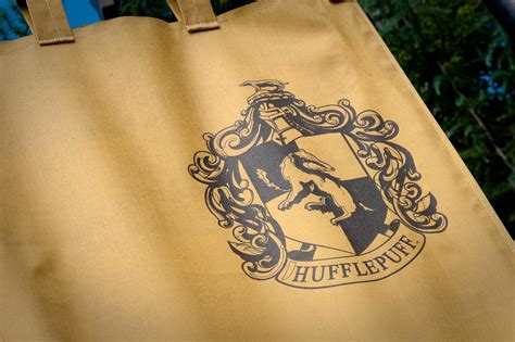 hufflepuff wizarding world of harry potter universal s… flickr