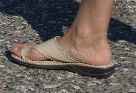 Candid Turkish Girls Feet Candid Turkish Lady Close Up Natural Feet