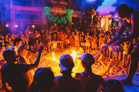 the beginner s guide to the full moon party in thailand the blonde abroad moon party full
