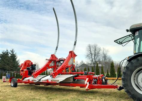 A mechanical tree shaker is a device that uses a hydraulic cylinder to squeeze a tree. Mechanical apple harvesting MAJA AUTOMATIC-LK | Producer