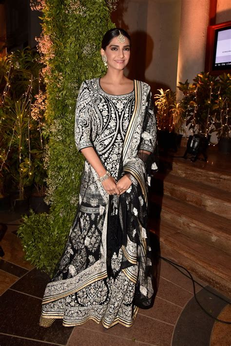 Sonam Kapoor Looked Graceful In Black Dress Lady India