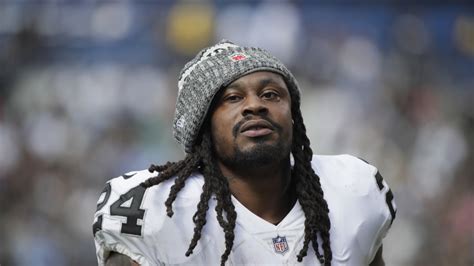 Marshawn lynch net worth is definitely at the very top level among other celebrities, yet why? Marshawn Lynch 2020: dating, net worth, tattoos, smoking ...