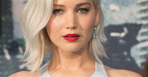 Jennifer Lawrence Wears Hair Extensions To Passengers