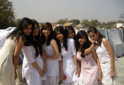 World S Beautiful Girlz Desi Girls Playing Holi Pictures