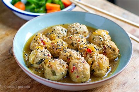 The cheese and breadcrumbs really flavored up the lean meat! Instant Pot Turkey Meatballs With Japanese Gravy - Instant Pot Eats