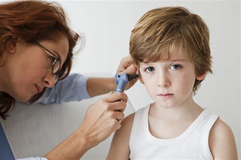 Revisiones auditivas en niños Cuándo y cómo corregir un problema auditivo Medical Óptica Audición
