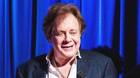 The star, who announced last month he had stage four oesophageal cancer, passed away in los angeles on friday morning, his publicist said. Eddie Money Dies at 70, Weeks After Announcing Cancer Diagnosis | Entertainment Tonight