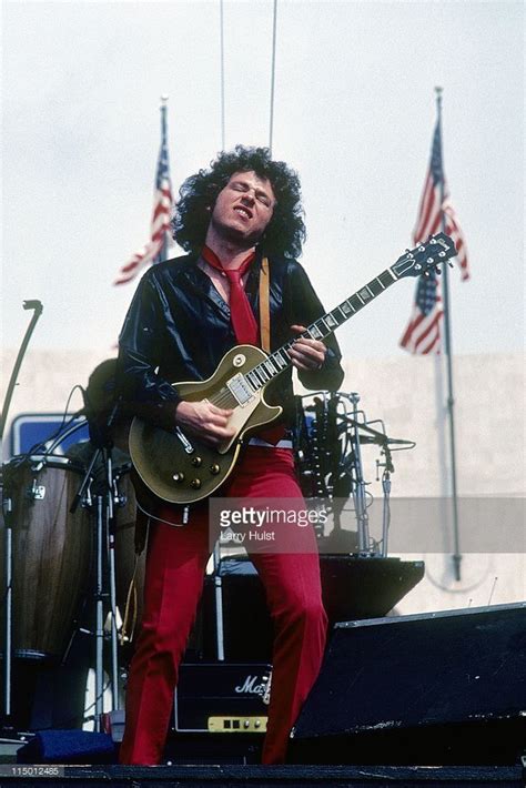 Most malaysian prs already owned a house, hence do not find the need to convert. Steve Lukather (Toto). | Toto, Gibson les paul