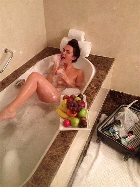 Jennifer Metcalfe Nude Topless Leaked Pics With Her Husband Greg Lake