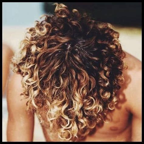 Pin By Leonardo Dorea On Estilo E Cabelo In 2022 Highlights Curly Hair Blonde Highlights