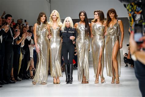 Spring 2018 Ready To Wear Versace Donatella Versace Fashion Show Fashion Week