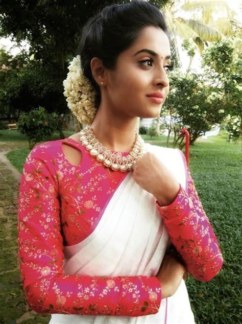 Aggregate More Than 80 Kerala Saree Dress Designs Super Hot Noithatsivn