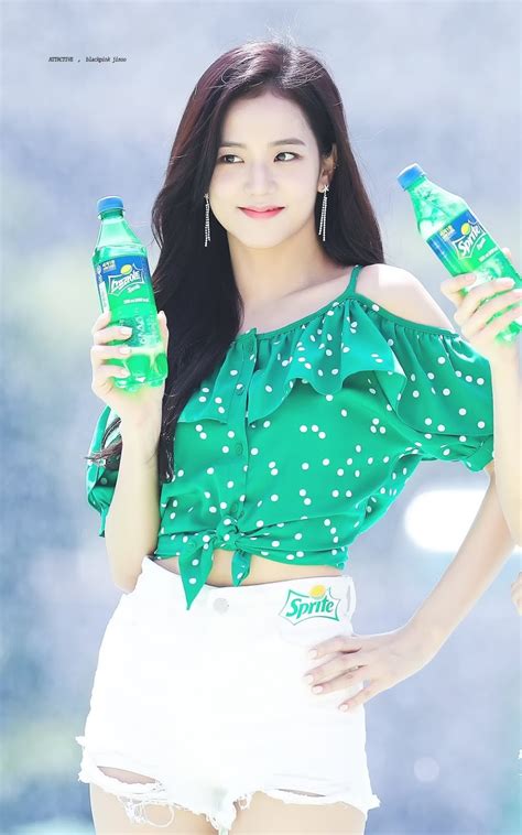 Jisoo may be the eldest member of the group. Chinese BLINKs Claim YG Entertainment Is Treating ...