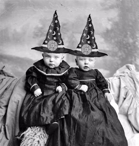 39 Interesting Photos That Capture Women In Witch Costumes From The