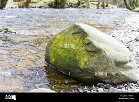 Large Water Smoothed Boulder Hi Res Stock Photography And Images Alamy