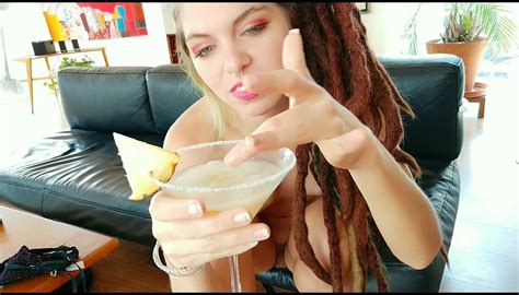 Clio Drinks Sperm Cocktail With 7 Cumshot Icecubes With Prep XHamster