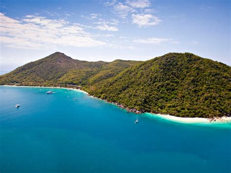 Shower sketch of the fitzroy by stephen alesch. Fitzroy Island Resort | Global Explorer