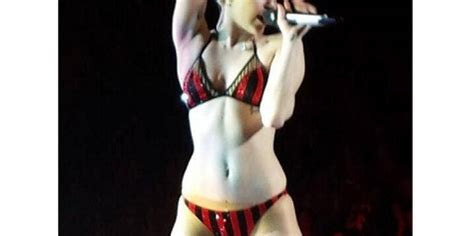 Celebrity Sex Miley Cyrus Performs Live While Nearly Nude Yourtango