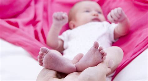 Masajes En Los Pies Para Bebés Beneficios Y Cómo Darlos Madres Hoy