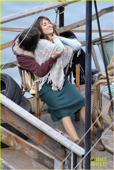 Penelope Cruz And Emile Hirsch Film On A Boat Photo 2590878 Emile