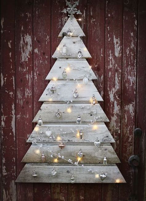 26 Creative Pallet Christmas Trees With Decor Ideas Shelterness