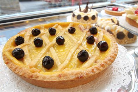 Check spelling or type a new query. Crostata con crema cotta e amarene | Pasticceria ...