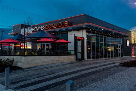 Browns Socialhouse opens 60th franchise in Surrey - Canadian Business ...