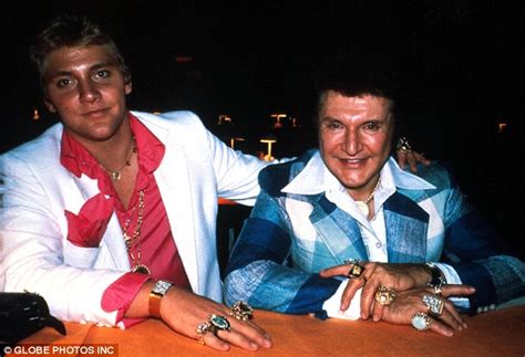 michael douglas is dazzling as liberace while matt damon slips on the chauffeur suit to play