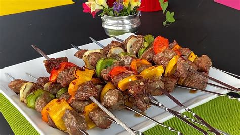 VIDEO La recette des brochettes de boeuf mariné à griller au barbecue