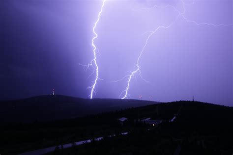 图片素材 性质 天空 晚 大气层 天气 风暴 电力 银行 雷雨 一道闪电 矿山 Keilberg