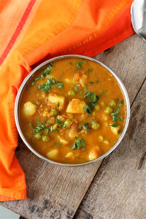 Aloo Matar Recipe Of Aloo Matar Curry Easy Vegetarian Curry