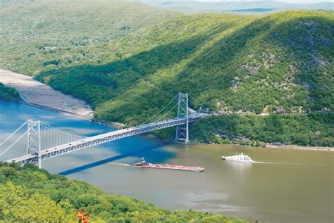 Hudson Valley Bridges Bear Mountain Bridge Over The Hudson River From