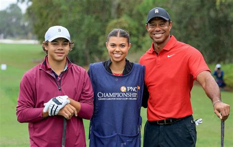 Tiger Woods Daughter Sam Serves As His Caddie For 1st Time Good