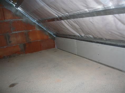 In diesem fall wurden die 5x8cm rahmen hochkannt montiert um 80mm. Vertikalwohnung: Fenster, Tür und Trockenbau