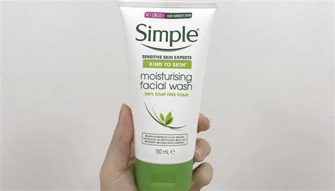 Review Sữa Rửa Mặt Simple Moisturizing Facial Wash Thư Hồ
