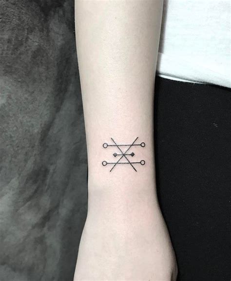 She has not spoken to the press about this tattoo, so we can only speculate about it's meaning. 33+ Small & Meaningful Wrist Tattoo Ideas | Meaningful ...