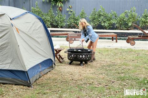 Kenzie Reeves In Backyard Camping For Hottie On House Arrest