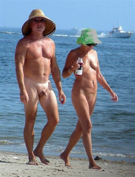 Picics de playa parejas desnudas Hermosas fotos eróticas y porno
